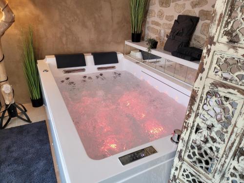 Cottage chaleureux avec jacuzzi et terrasse privée Fresneaux-Montchevreuil france