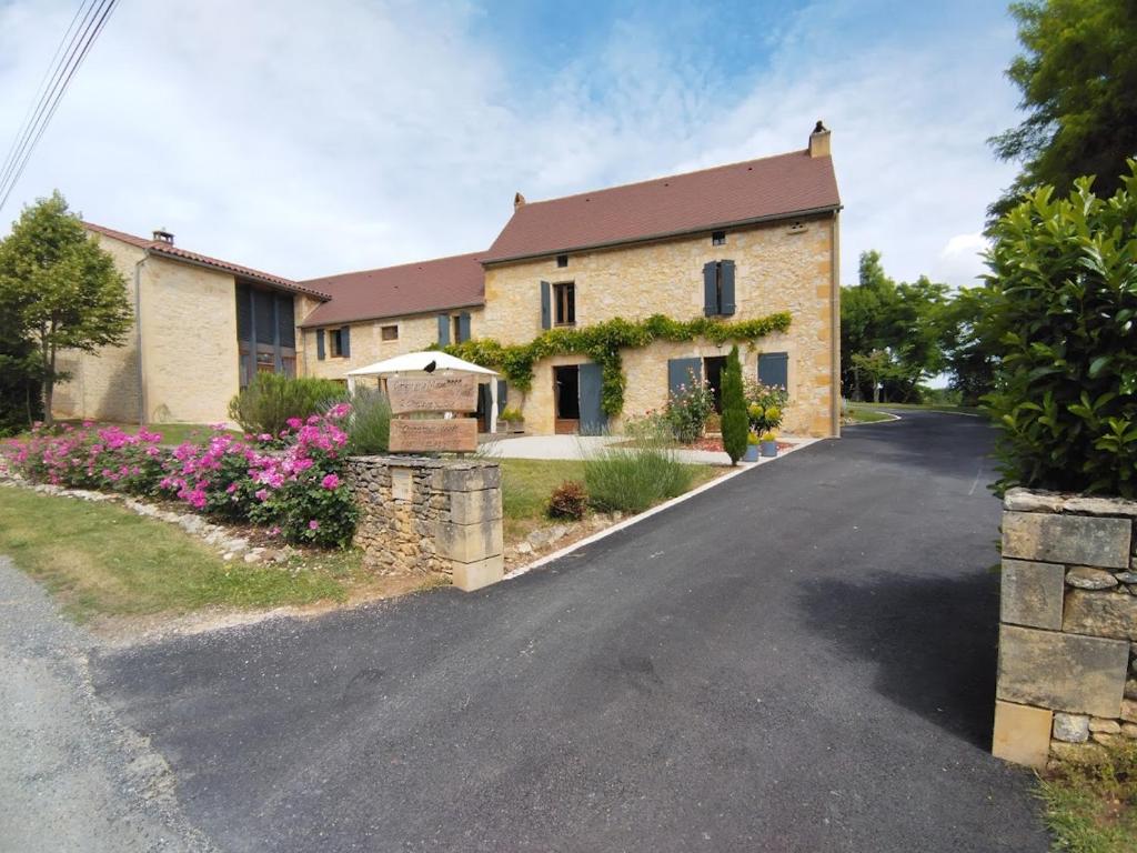 Maisons de vacances Cottage de La Mothe La Mothe, 24220 Marnac