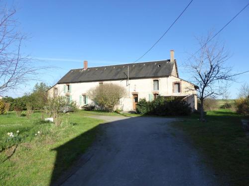 Maison de vacances Cottage in an old remote farmhouse near Ch teauroux  Giroux