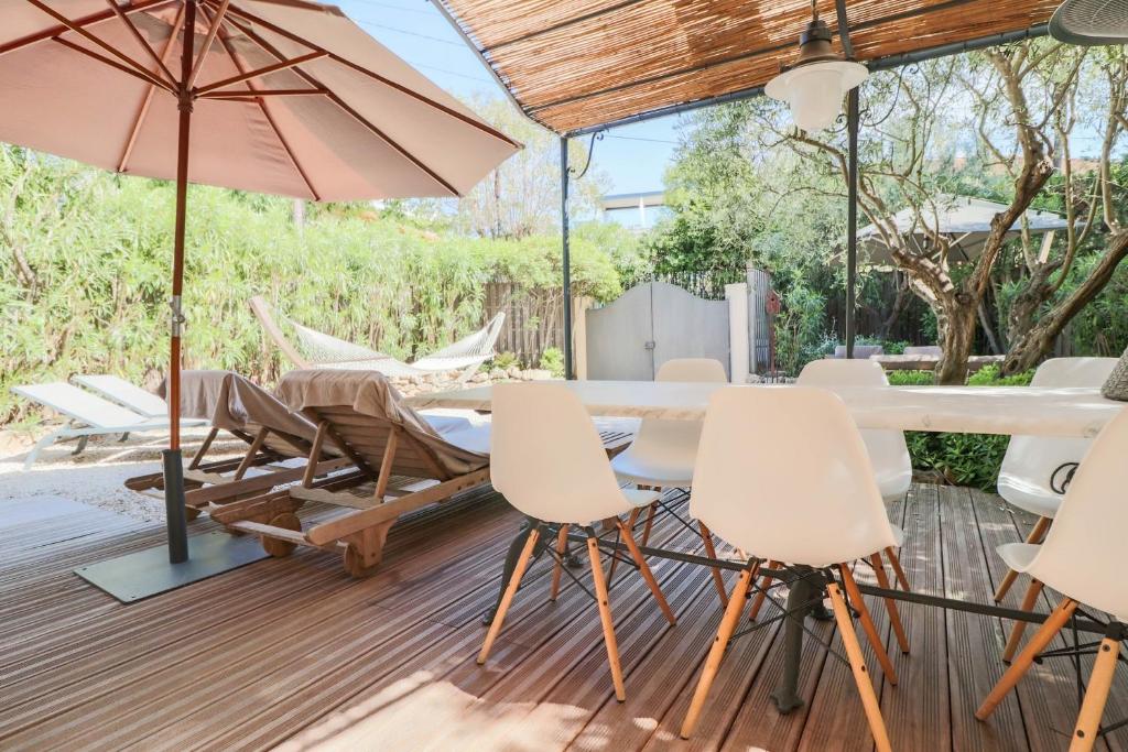 Villa COTTAGE Lovely outdoors areas at 200m from beach of Juan 11 Avenue des Lauriers, 06160 Antibes