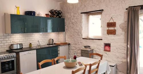 Maisons de vacances Cottages de Garrigue Lieu dit la Grand Garrigue Cottages de Garrigue Fonroque