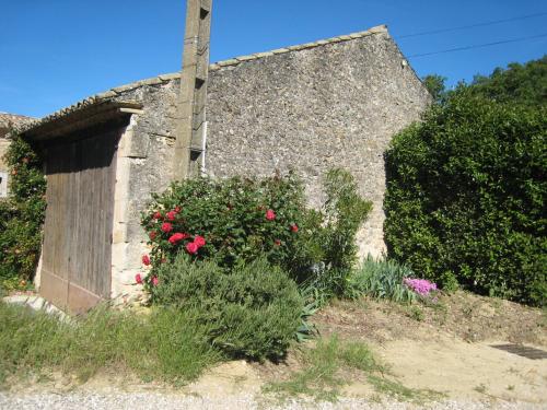 Countryside Cottage with above ground pool peaceful surroundings Oppède france