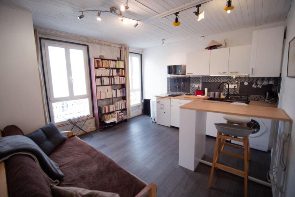 Appartement Cozy 1 Bedroom Apartment In 14th 10 Rue Jonquoy, Floor 5, 75014 Paris