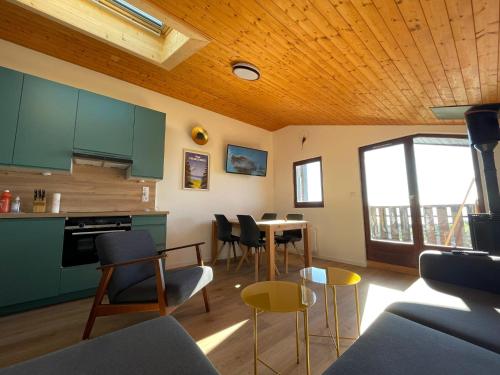 Appartement Cozy 2 bedroom apartment in ski resort, panoramic lake view appartement 18 174 Impasse du printemps Thollon-les-Mémises