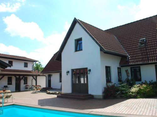 Cozy Apartment in Dargun Mecklenburg with Swimming Pool Barlin allemagne