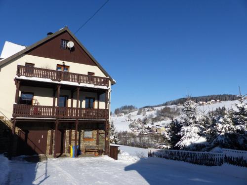 Appartement Cozy Apartment in Ore Mountains with Balcony and Garden  Breitenbrunn/Erzgeb.
