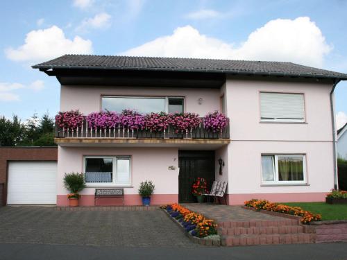 Cozy Apartment in Strotzb sch near Eifel Center Strotzbüsch allemagne