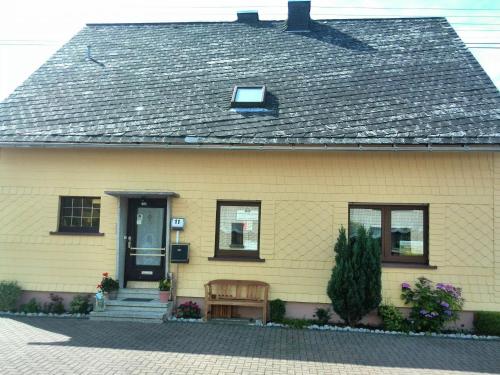 Cozy Apartment with Private Garden in Nisterau Lautzenbrücken allemagne