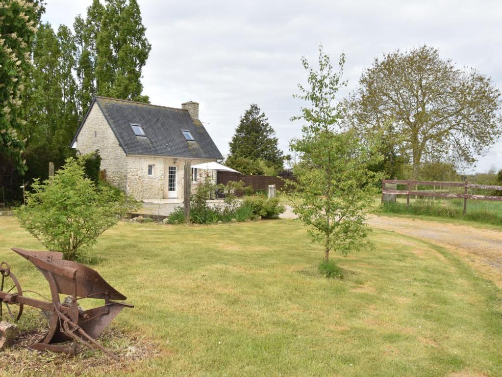 Maison de vacances Cozy Cottage in Fresville with Garden , 50310 Fresville