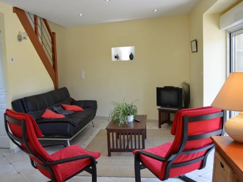 Maison de vacances Cozy Cottage in Normandy France with Private Garden  Isigny-le-Buat