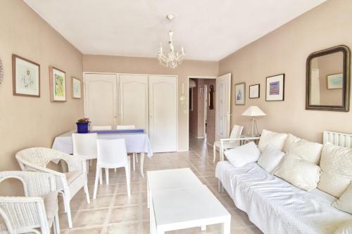 Appartement Cozy furnished apartment near all the amenities with parking and terrace 78 chemin du Puy Antibes