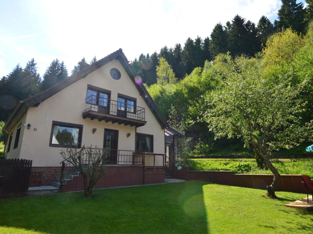 Maison de vacances Cozy Holiday Home in Hellenthal Eifel with Garden , 53940 Hellenthal