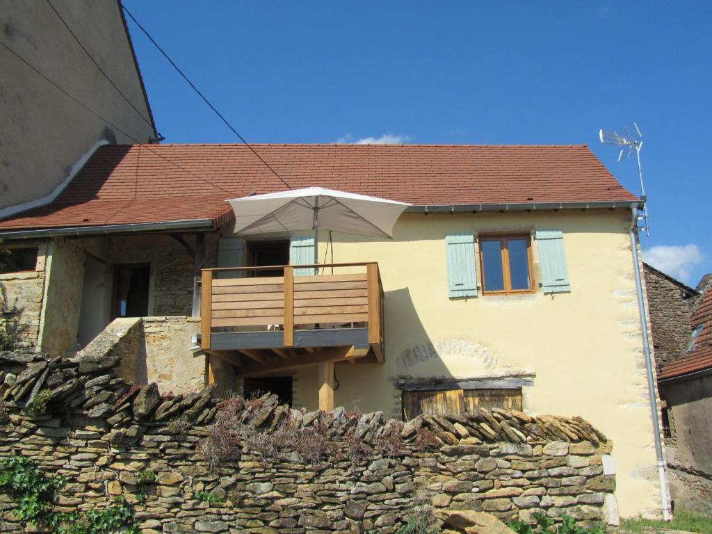 Maison de vacances Cozy Holiday Home in Joncy with Valley View , 71460 Joncy