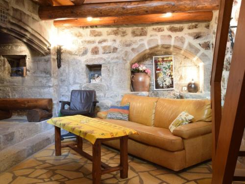 Maison de vacances Cozy Holiday Home in La Souche by Le Lignon River  La Souche