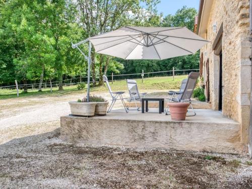 Cozy Holiday Home in Loubejac near Forest Villefranche-du-Périgord france