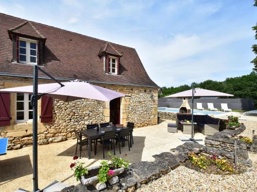 Cozy Holiday Home in Saint L on sur V z re with Pool Sergeac france
