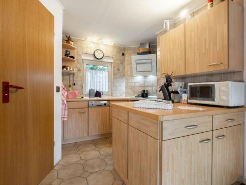 Maison de vacances Cozy holiday home in the Harz Mountains with fireplace and garden  Harzgerode