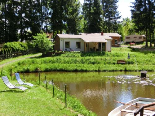 Maison de vacances Cozy Holiday Home in Thuringia with Sauna  Finsterbergen