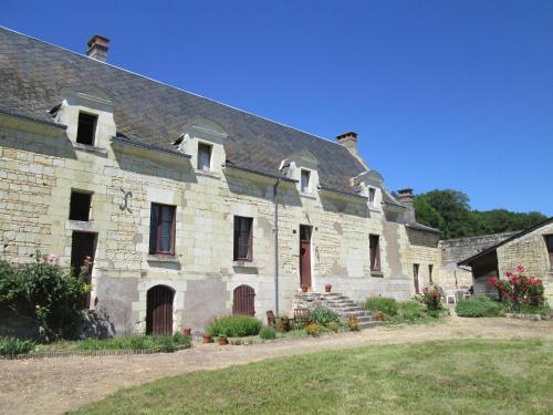 Cozy Holiday Home near Forest in Lern Lerné france