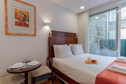 Cozy Studio w/ Patio by LovelyStay Porto portugal