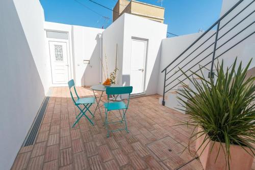 Cozy typical restored 2bedroom house single storey 5 min from the Fuseta Beach Fuzeta portugal