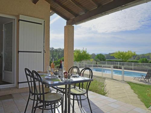 Villa Cozy Villa in Saint Victor de Malcap with Swimming Pool  Saint-Victor-de-Malcap