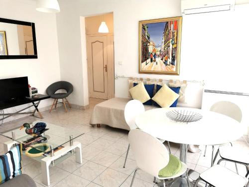 Croisette Immo 1 bedroom Cirodde Cannes france