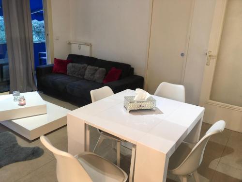 Appartement Croisette Immo 1 chambre derrière l'hôtel Martinez 15 Boulevard Général Vautrin Cannes