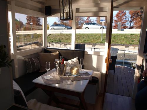 Havel Cruiser - Hausboot-Flöße mit Stil
