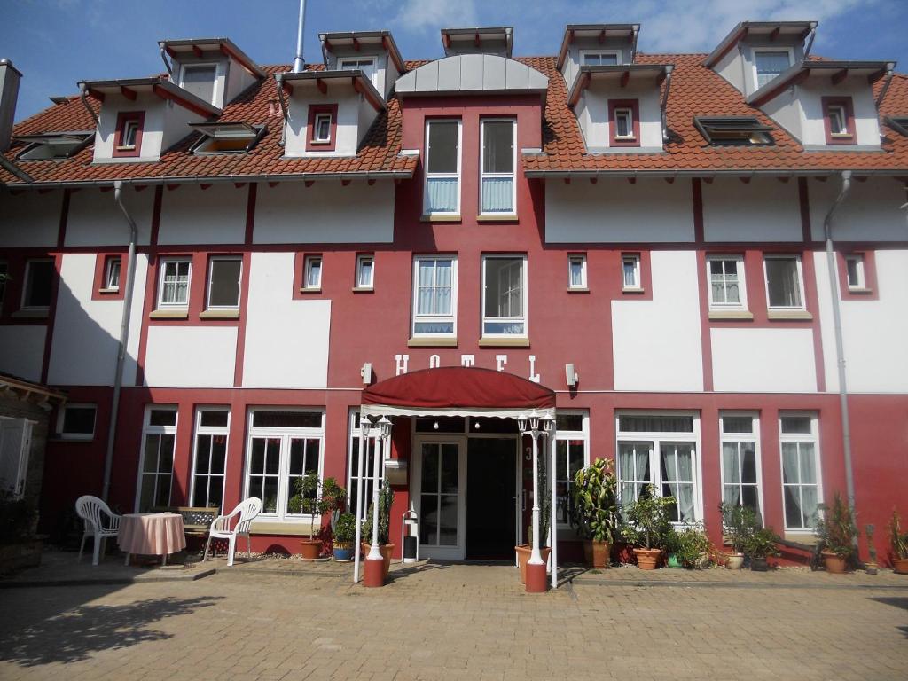 Hôtel Cross-Country-Hotel Hirsch Kraichgaustr. 32, 74889 Sinsheim