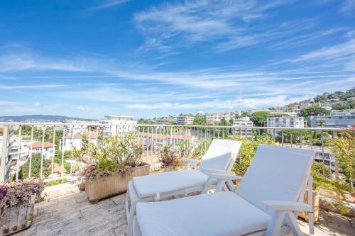 Appartement Crossing penthouse last floor with splendid sea view 6 Rue Fénelon Cannes