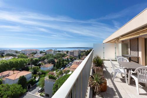 Crossing penthouse last floor with splendid sea view Cannes france