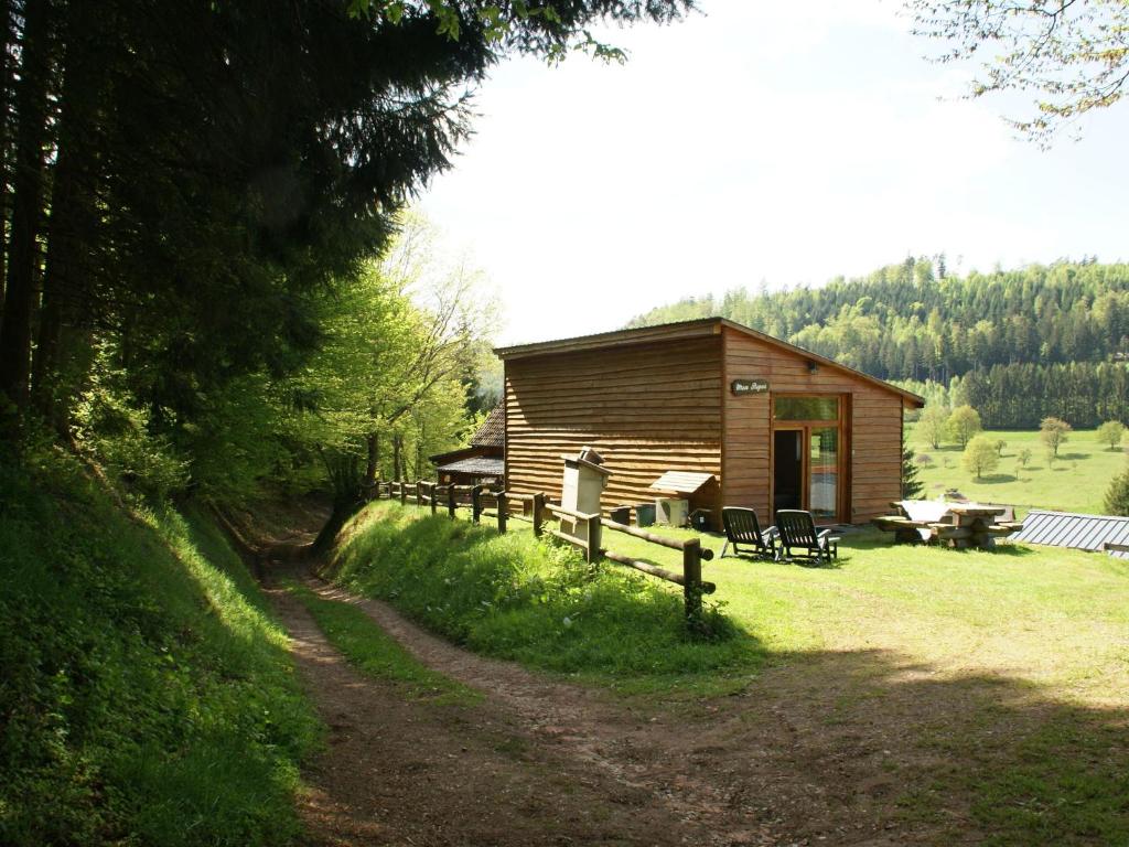 Maison de vacances Cute and atmospheric chalet with magnificent view in the middle of the Vosges , 57870 Walscheid