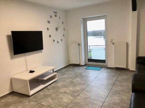 Appartement Dachgeschosswohnung mit Seeblick 127 Lübecker Straße Ahrensbök