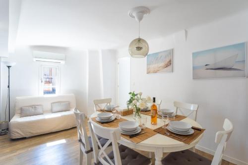 Delightful 1 bedroom with AC close to the beach with box - Dodo et Tartine Toulon france