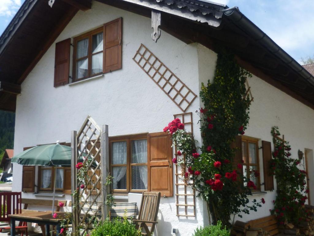 Maison de vacances Delightful Holiday Home in Unterammergau with Terrace , 82497 Unterammergau