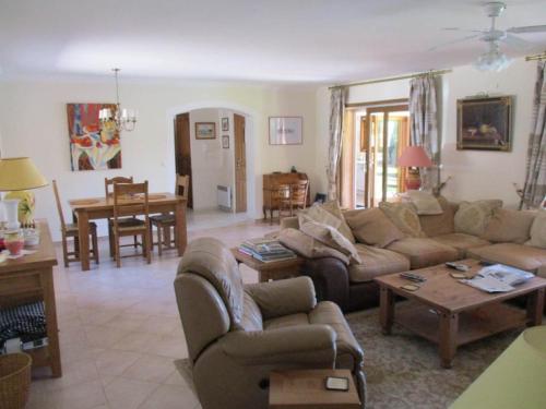 Delightful villa in historic village ten minutes from the sea. Le Plan-de-la-Tour france