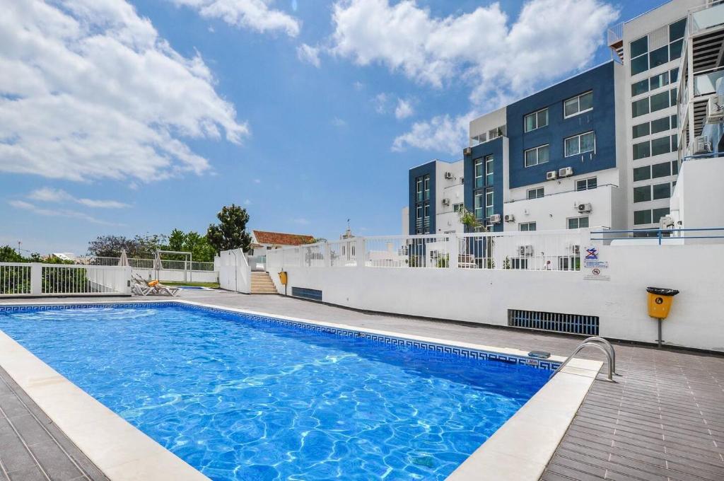 Maison de vacances Deluxe apartment in Albufeira old town, 200m walk to beach, pool parking 7 Travessa Primeiro de Dezembro, 8200-207 Albufeira