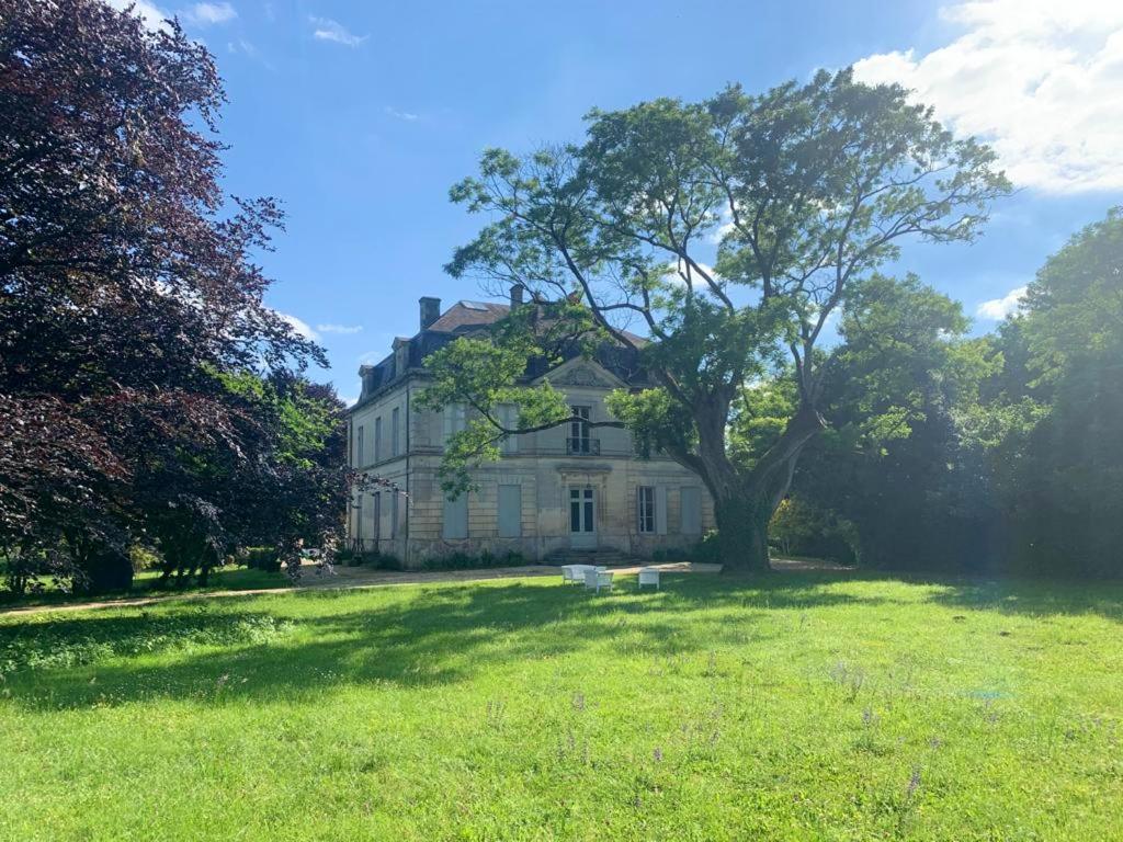 Maison de vacances Demeure de 7 chambres avec piscine privee jardin clos et wifi a Chaniers 45 Chemin de la Boucauderie Nouvelle-Aquitaine, Charente-Maritime, 17610 Chaniers