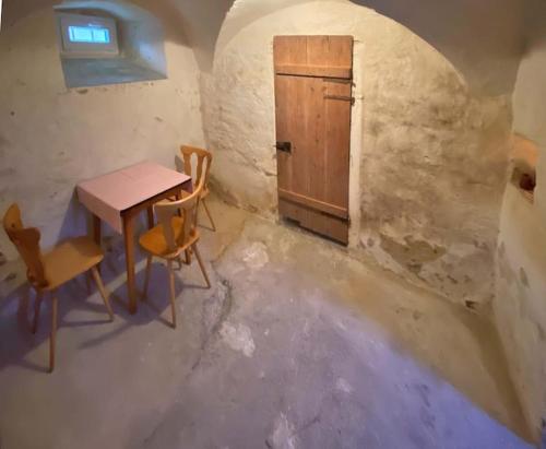 Denkmalgeschützter Bauernhof mit Nebengebäude Schauenstein allemagne