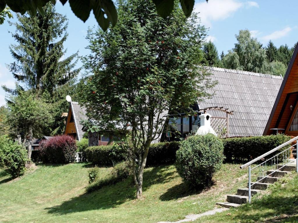 Maison de vacances Detached chalet with terrace near a swimming lake , 94065 Waldkirchen