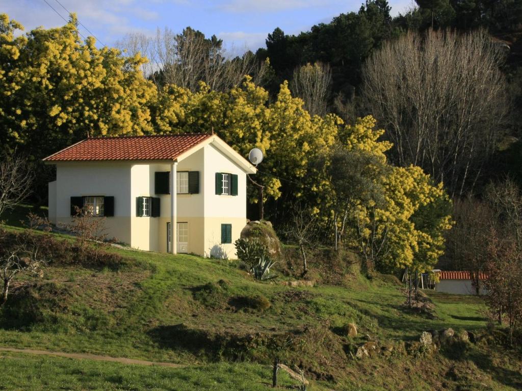 Maison de vacances Detached holiday home with delightful view over the valley , 3420-053 Covas