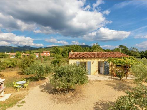 Maison de vacances Detached home near the truffle capital of Aups with shared pool  Aups