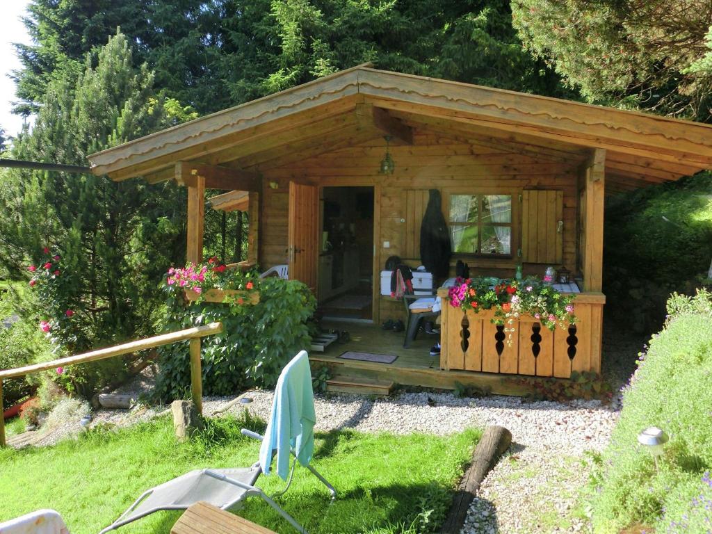 Maison de vacances Detached log cabin in Bavaria with covered terrace , 86989 Steingaden