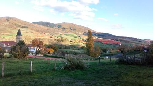 Détour en Beaujolais Les Ardillats france