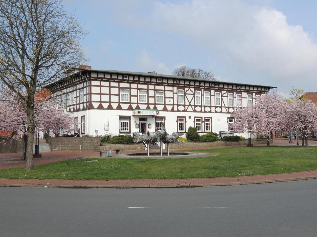 Hôtel Deutsches Haus Munster Friedrich-Heinrich-Platz 1, 29633 Munster im Heidekreis