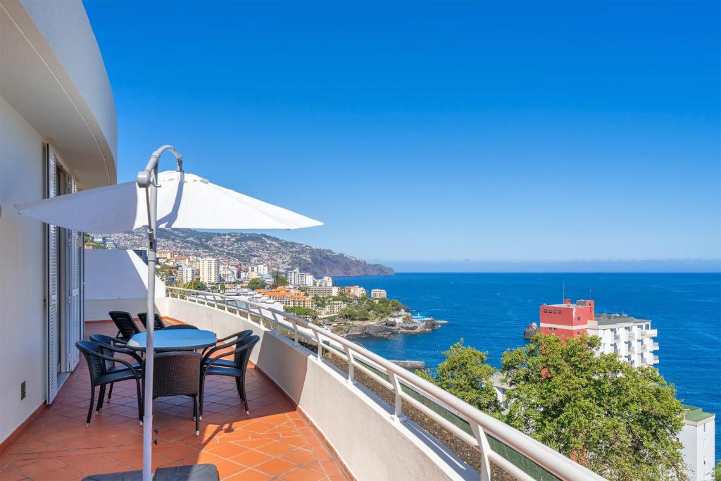 Appartement Diego Cruz Penthouse by HR Madeira 370 Estrada Monumental Edif. Monumental Vista Bl 1. 6º, 9000-100 Funchal