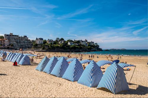 Dinard: studio à 100 m de la plage de L'Ecluse Dinard france