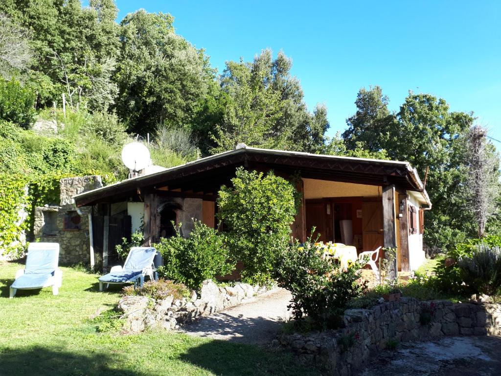 Chalet DISCRET, APAISANT, CALME entre MER et MONTAGNE Traggina, 20243 Isolaccio-di-Fiumorbo