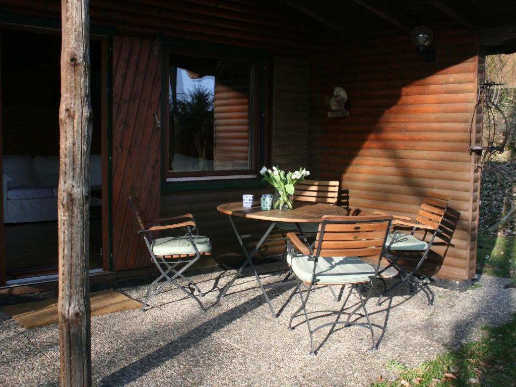 Maison de vacances Dog friendly holiday home in the Kn ll with covered terrace , 36286 Neuenstein